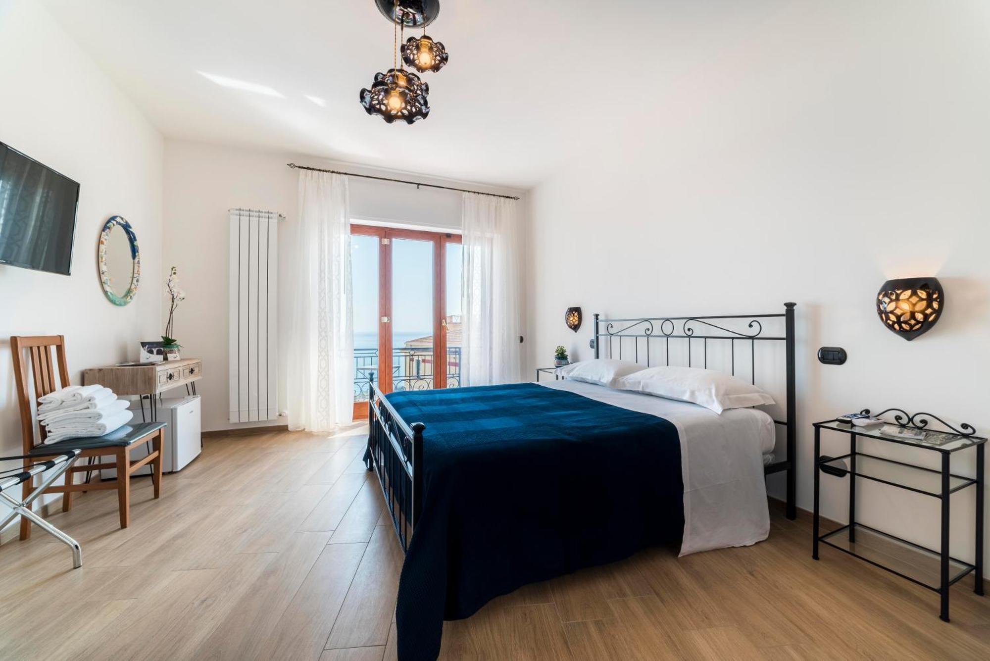 B&B Palazzo Pinto 2 Виетри Экстерьер фото