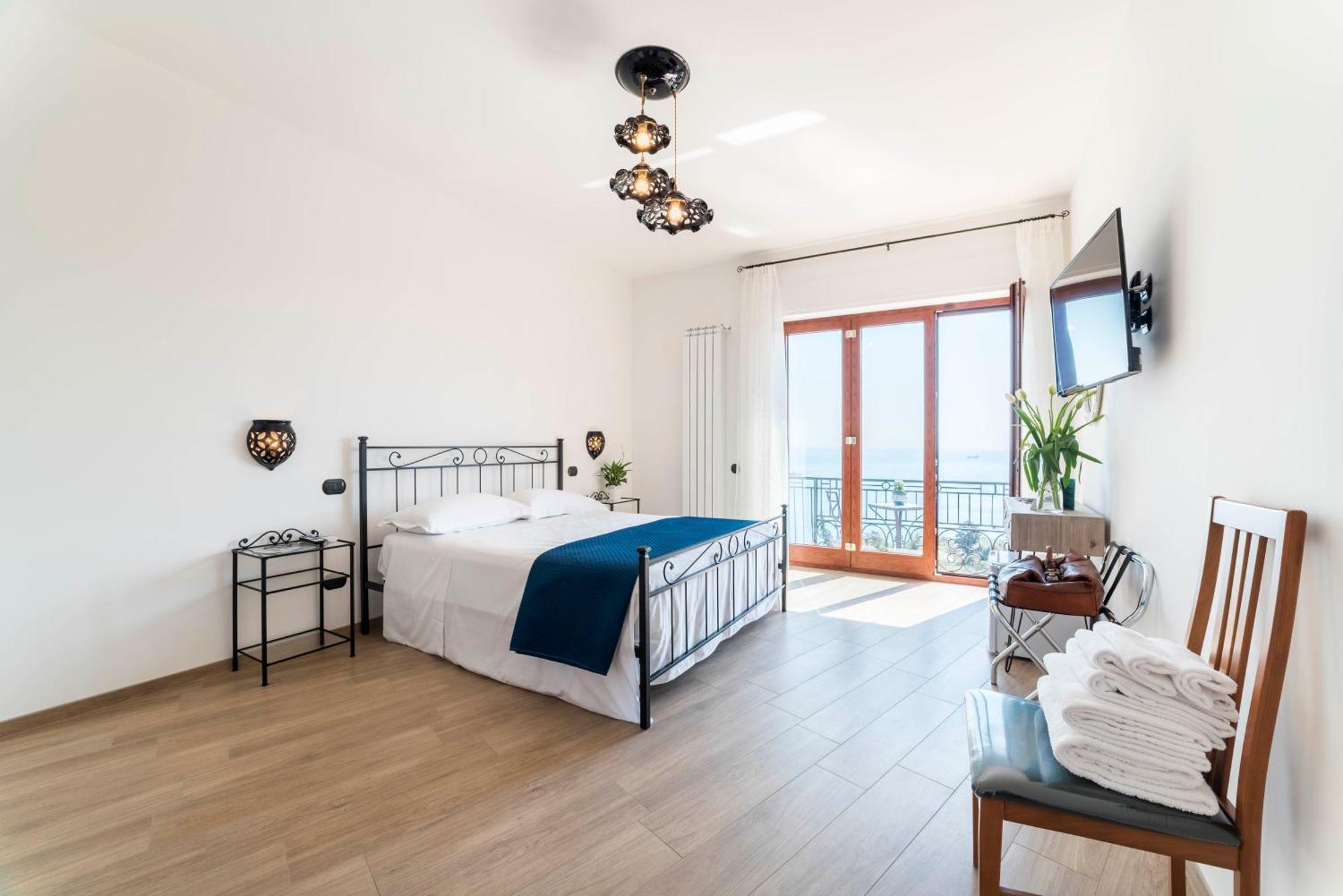 B&B Palazzo Pinto 2 Виетри Экстерьер фото
